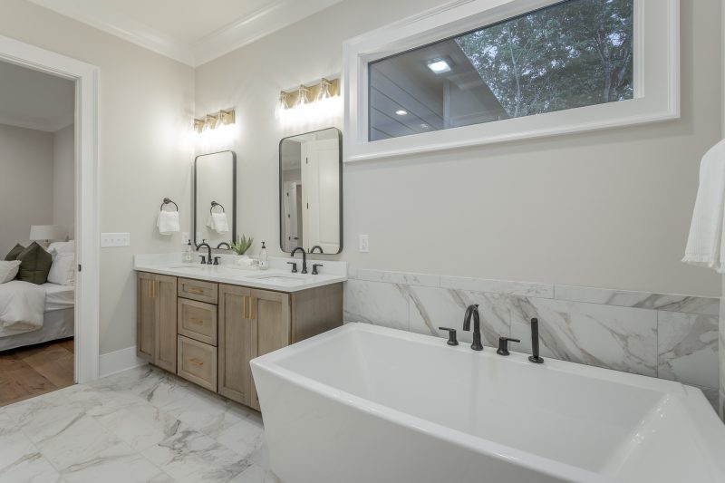 Winterbrook Primary Ensuite - 2 Story House Plans in TN